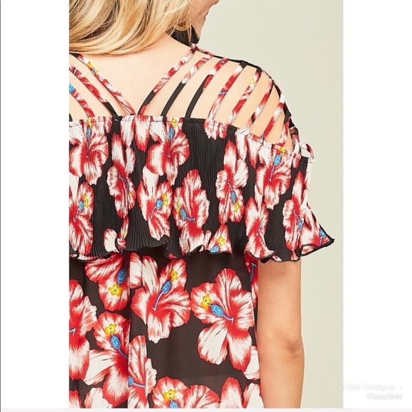 🛍LAST 3! Ruffled Cage Neckline Floral Tunic! - Picture 5 of 5